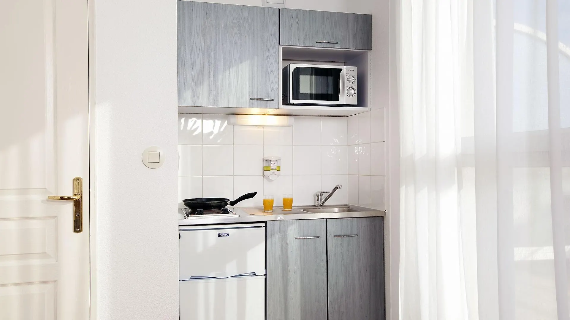 Residhome Lyon Gerland 3*,  France